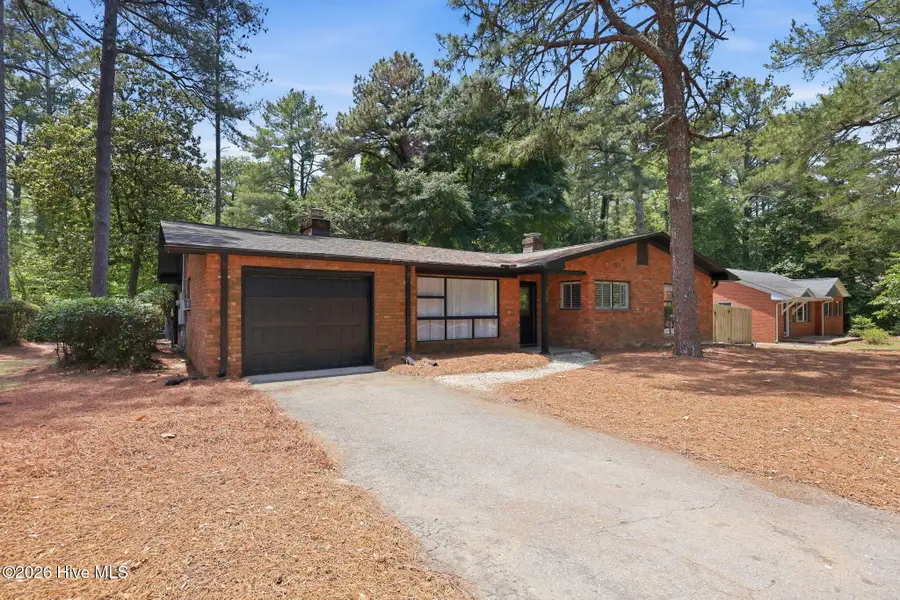 390 E Indiana Avenue, Southern Pines, NC 28387 - #3
