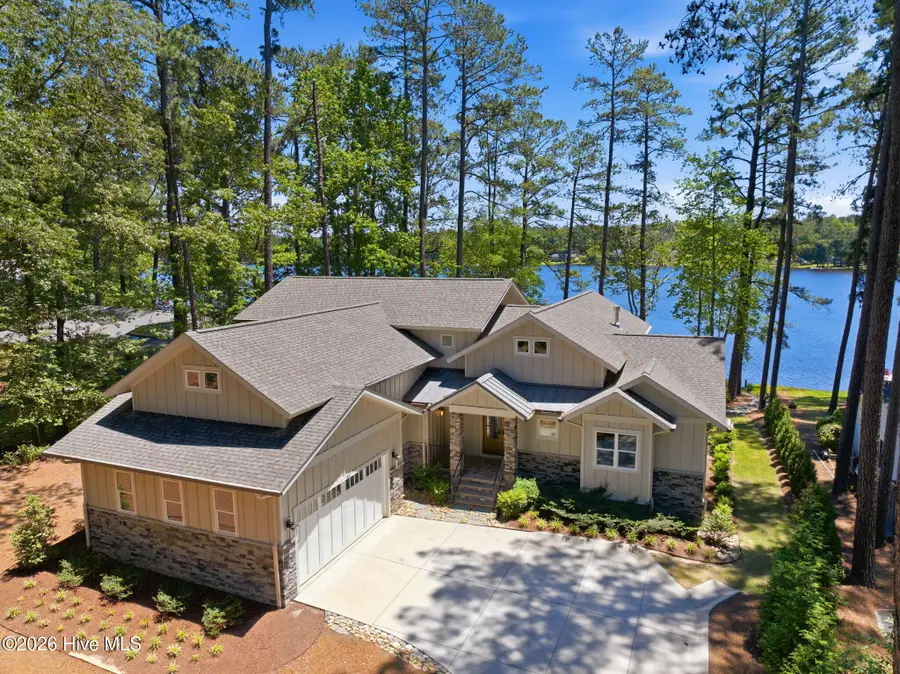 65 Lakeview Drive, Whispering Pines, NC 28327 - #3