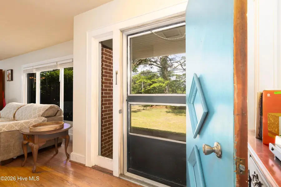 603 W Queen Street, Edenton, NC 27932 - #3