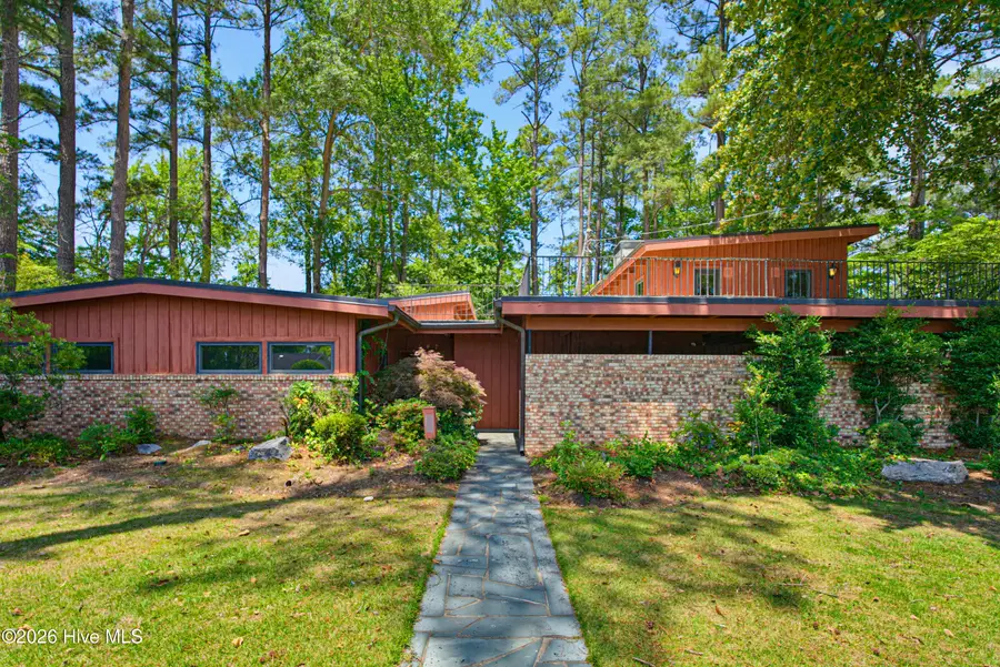 502 W 33rd Street, Lumberton, NC 28358 - #2
