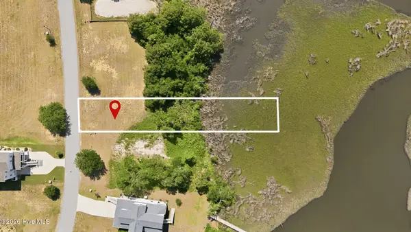 647 Cannonsgate Drive, Newport, NC 28570