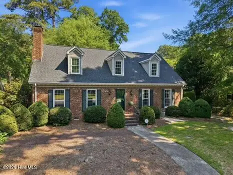 114 Williamsburg Drive, Greenville, NC 27858