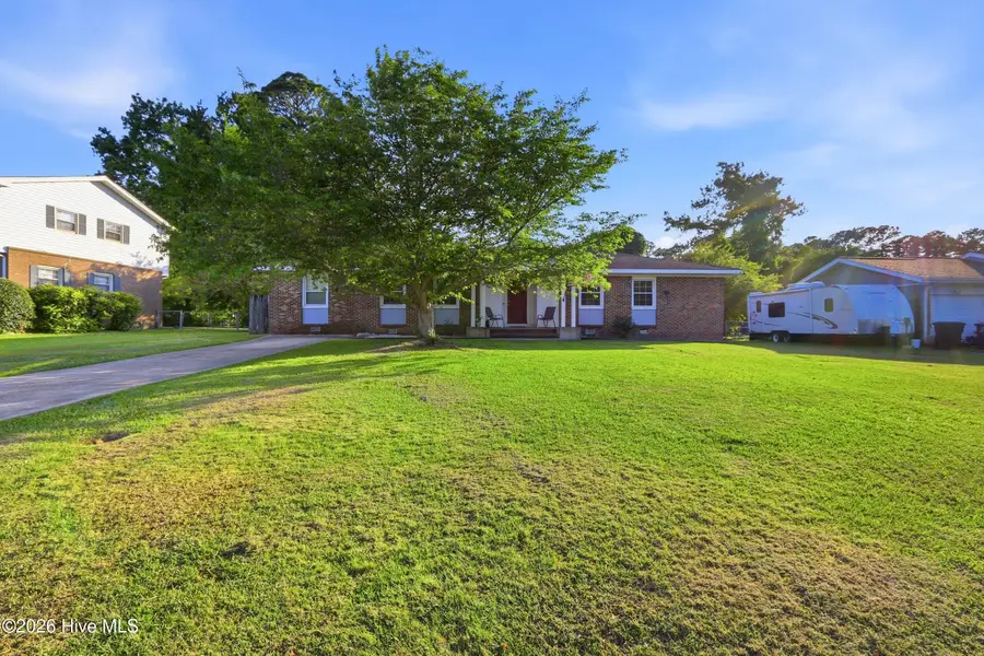 607 Oakwood Avenue, Jacksonville, NC 28546 - #2