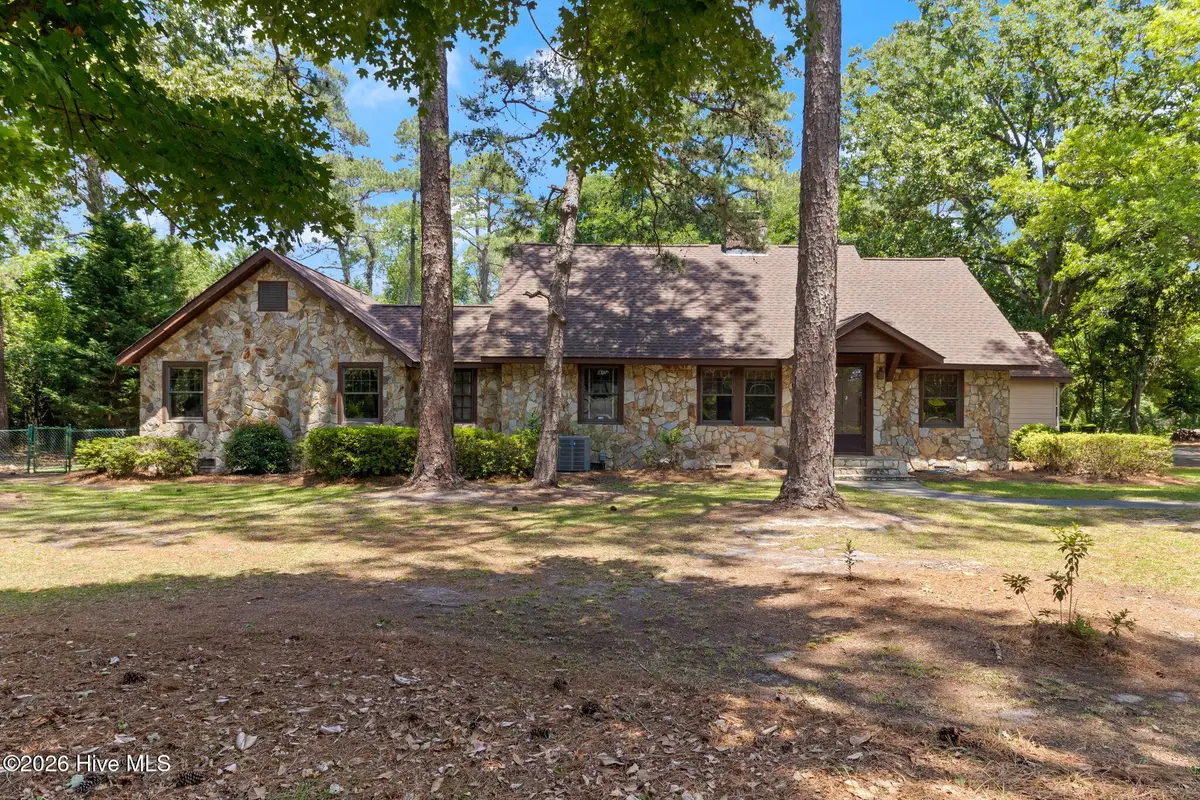 2006 W Broad Street, Elizabethtown, NC 28337 - #1