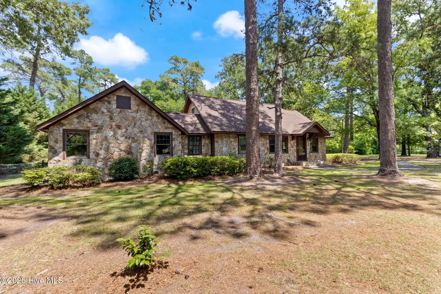 2006 W Broad Street, Elizabethtown, NC 28337 - #2