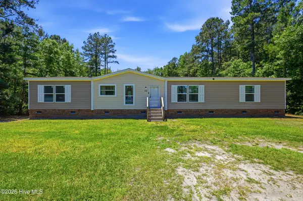 214 Ola Belle Road, Burgaw, NC 28425