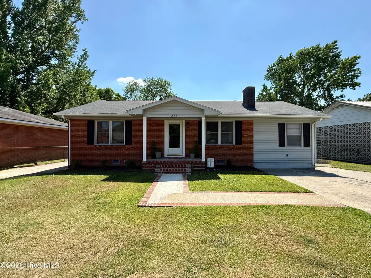 215 N Edgewood Avenue, Williamston, NC 27892 - #1