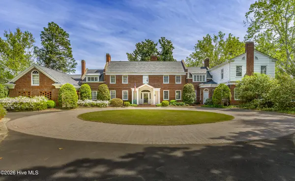 200 Hollycrest Drive, Pinehurst, NC 28374