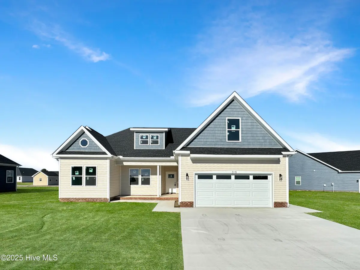 307 Spinnaker Street, Elizabeth City, NC 27909 - #1