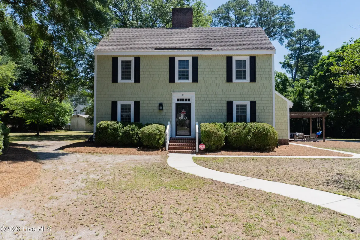 311 Doll Street, Elizabethtown, NC 28337 - #1
