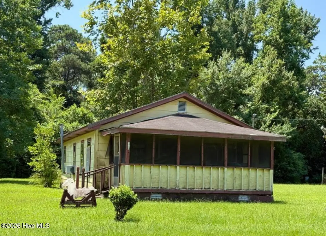 217 W South Street, Rose Hill, NC 28458 - #1
