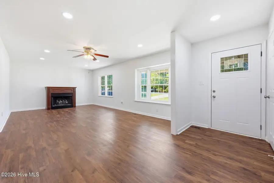 122 Forest Drive, Aberdeen, NC 28315 - #2