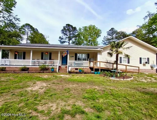 11 Fayetteville Road, Elizabethtown, NC 28337