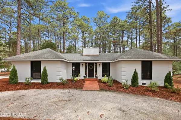 355 Serpentine Drive, Southern Pines, NC 28387