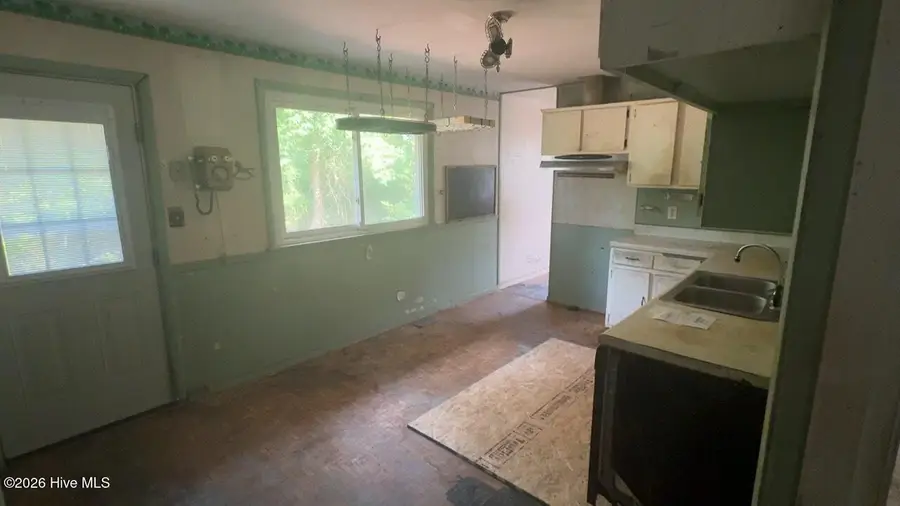 11 Barksdale Drive, Jacksonville, NC 28540 - #3