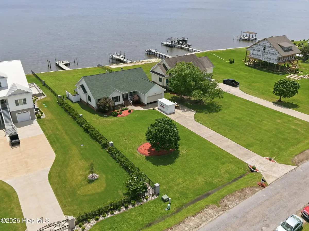 110 E Dowry Creek, Belhaven, NC 27810 - #1