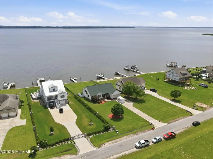 110 E Dowry Creek, Belhaven, NC 27810 - #2