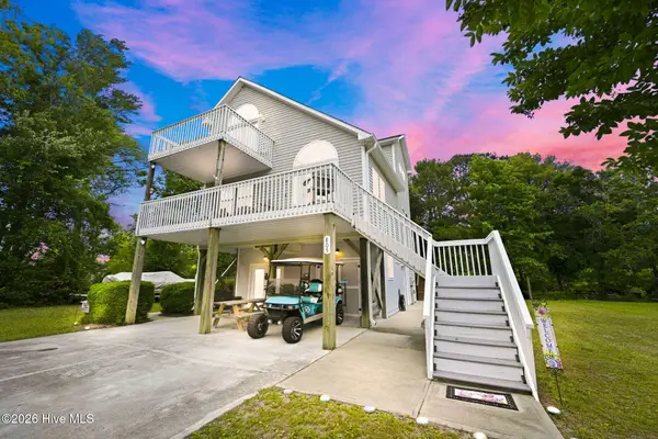 805 Driftwood Drive, Hampstead, NC 28443