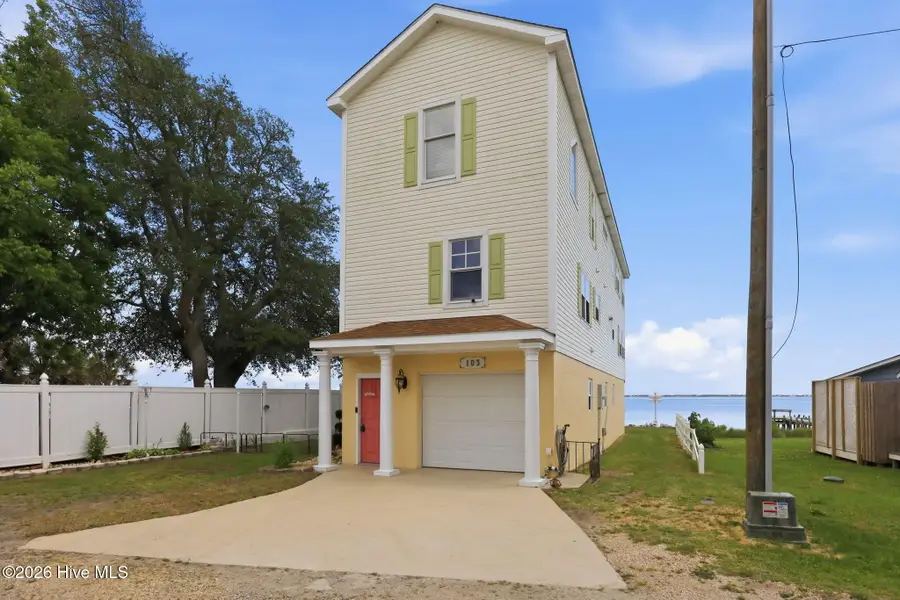 103 Waterfront Avenue, Newport, NC 28570 - #2