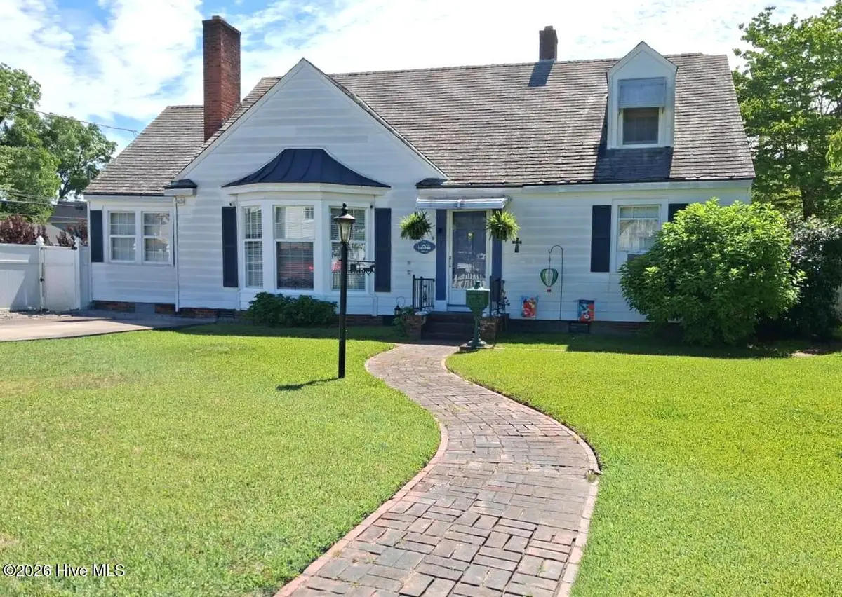 104 Locust Street, Elizabeth City, NC 27909 - #1