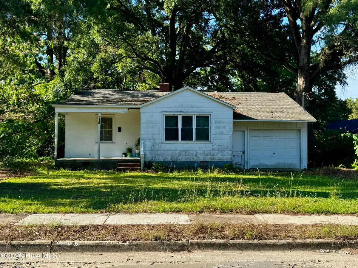 605 Dixon Street, Kinston, NC 28501 - #1