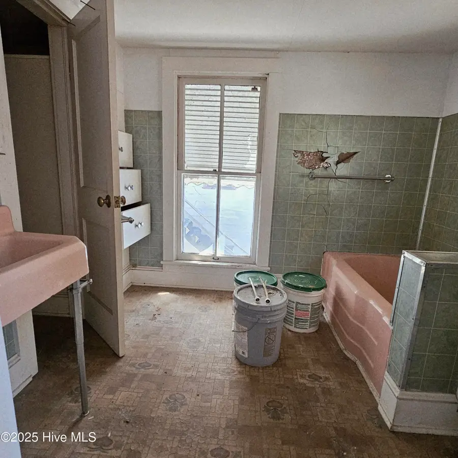 737 Riverside Avenue, Elizabeth City, NC 27909 - #3