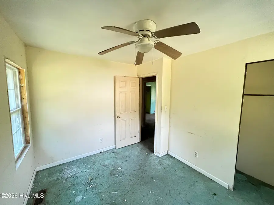 121 Forest Place, Aberdeen, NC 28315 - #3