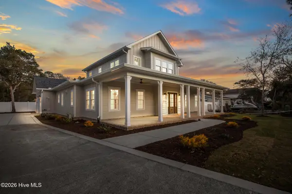 120 NE 17th Street, Oak Island, NC 28465