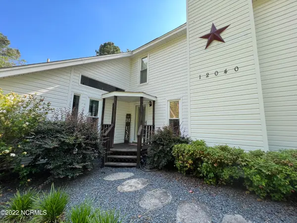 12040 Mccormick Drive, Maxton, NC 28364