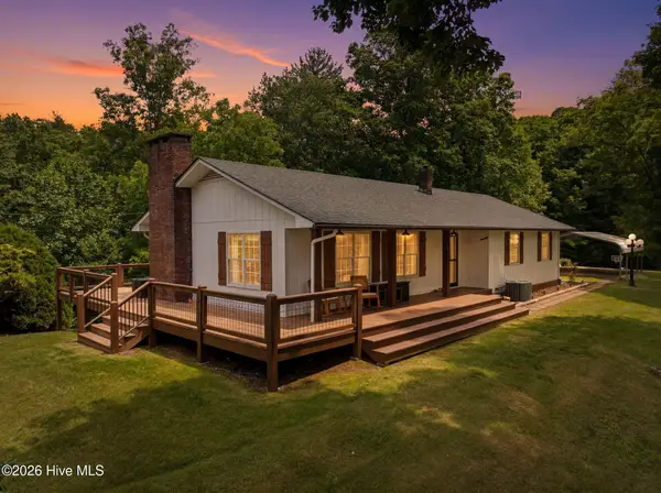 305 White Mountain Road, Marble, NC 28905