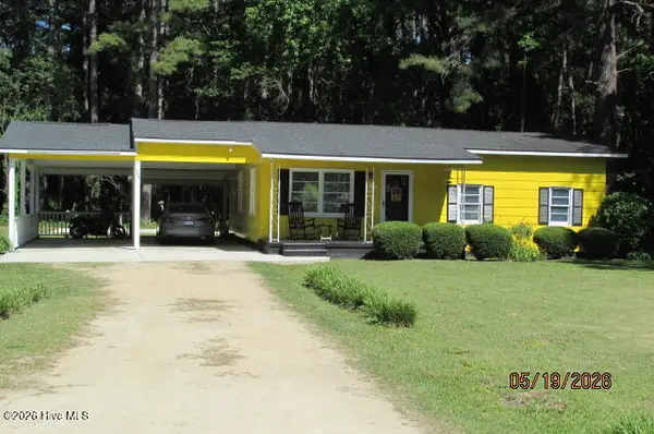 584 N 3rd Street, Saint Pauls, NC 28384