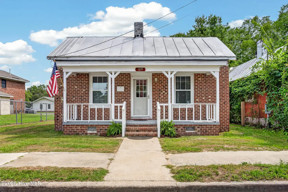 109 E South Street, Kinston, NC 28501 - #1