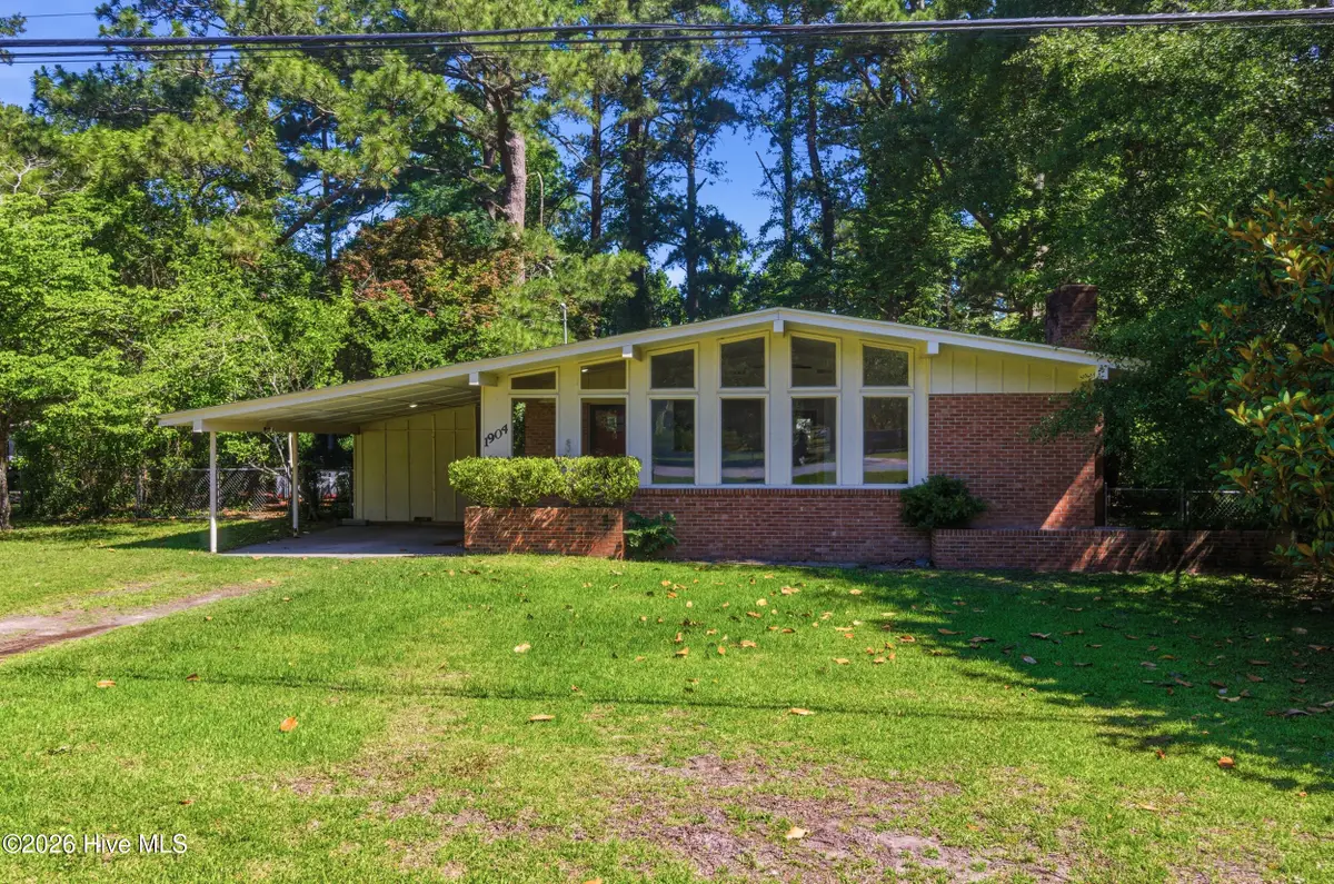 1904 Chestnut Avenue, New Bern, NC 28562 - #1