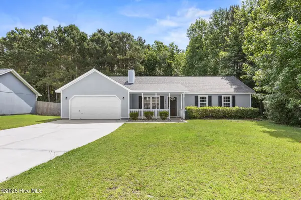 135 Daphne Drive, Hubert, NC 28539