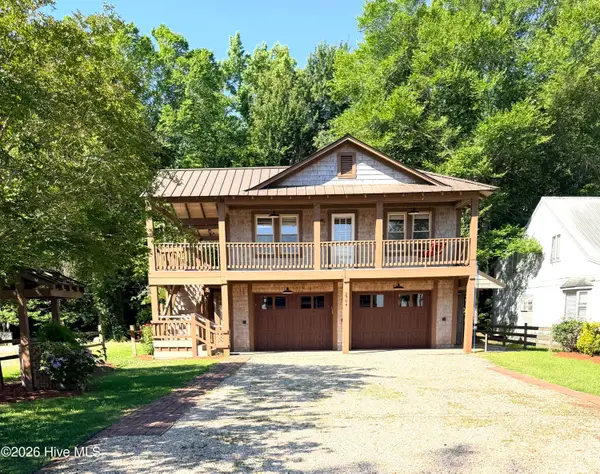 2704 Waccamaw Shores Road, Lake Waccamaw, NC 28450