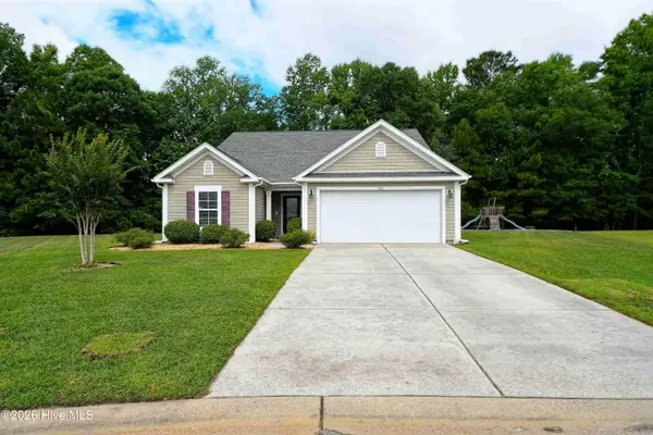 765 Tartans Glen Street Nw, Calabash, NC 28467