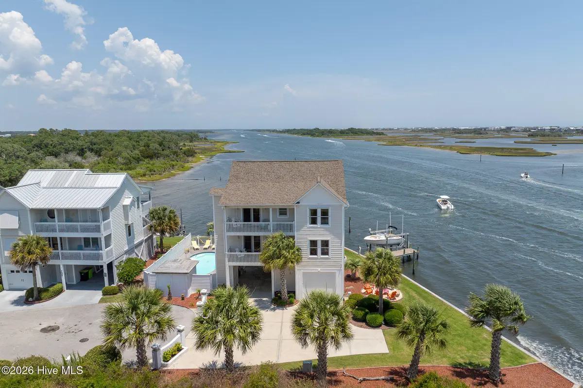 702 Roland Avenue, Surf City, NC 28445 - #1