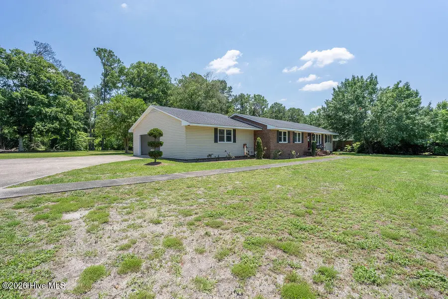 201 Glenwood Drive, Elizabethtown, NC 28337 - #3
