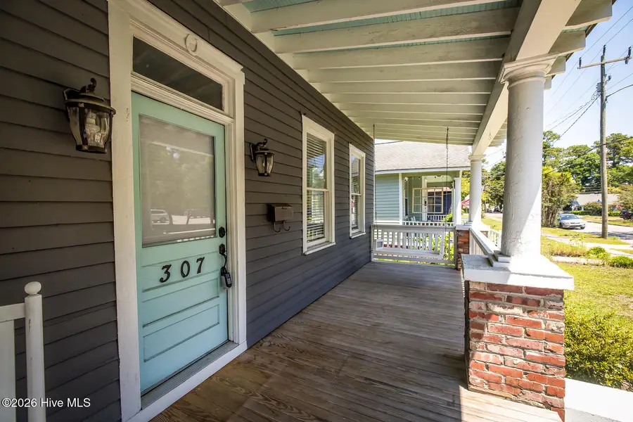 307 N 16th Street, Wilmington, NC 28401 - #3