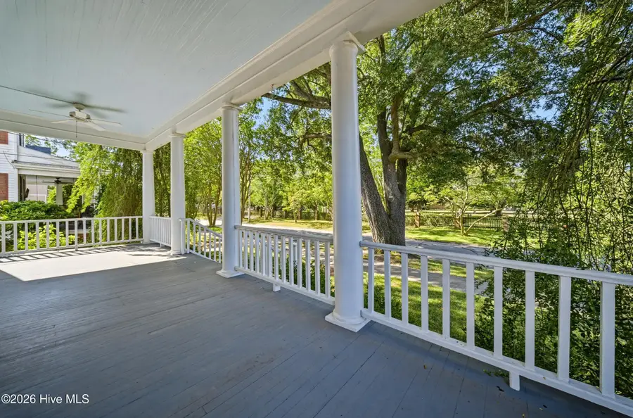 102 W Gale Street, Edenton, NC 27932 - #2