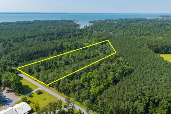 1 White Farm Road, Oriental, NC 28571