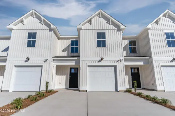 57 W Pioneer Way #109, Hampstead, NC 28443