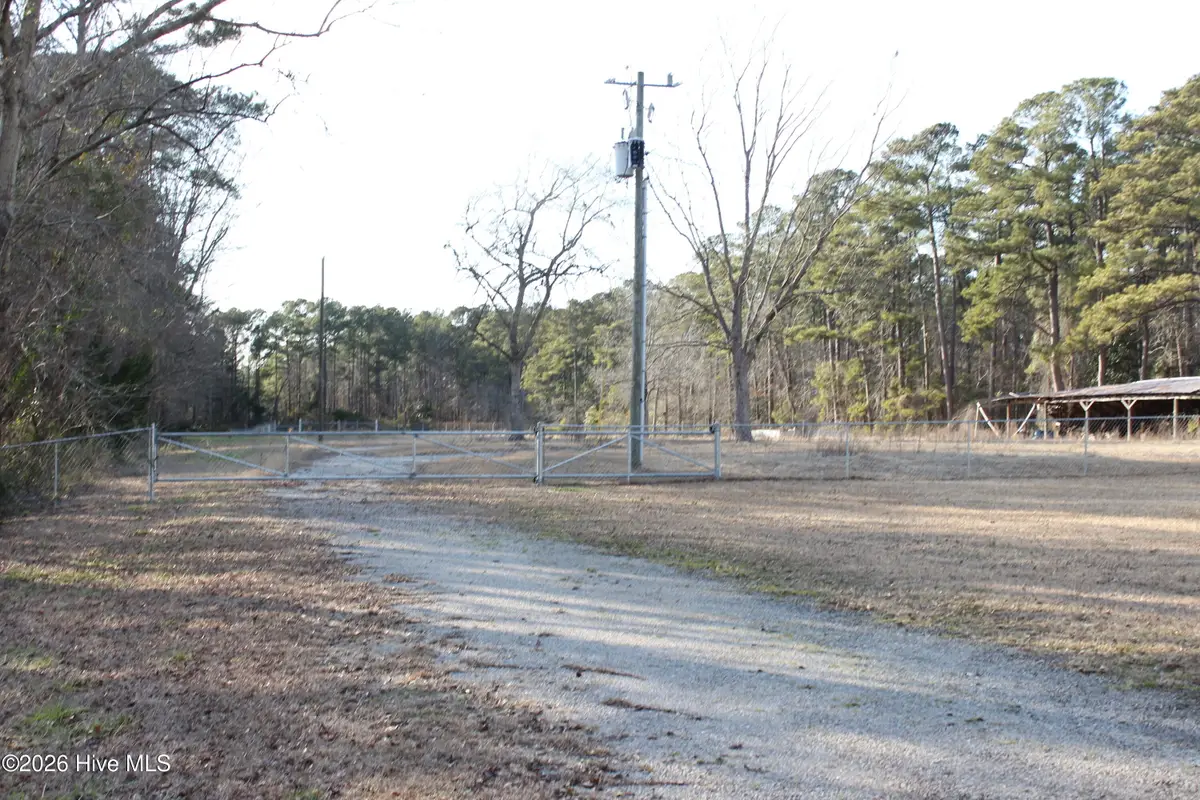 5891 Us Highway 117 S, Burgaw, NC 28425 - #1