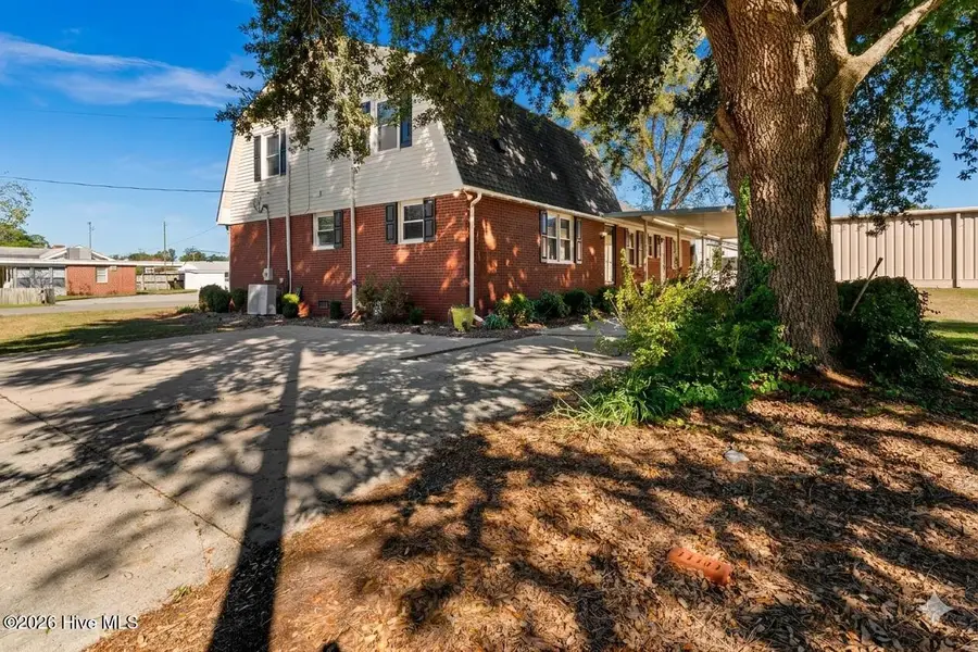 117 S Thomas Street, Beulaville, NC 28518 - #2