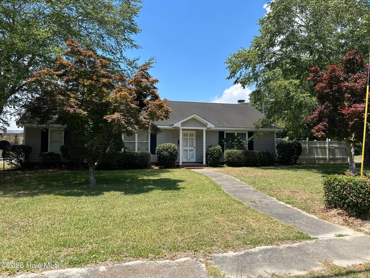 900 Oriental Avenue, Kinston, NC 28504 - #1