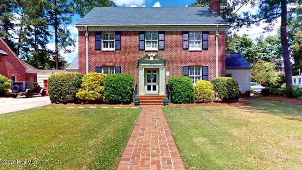206 W James Street, Mount Olive, NC 28365