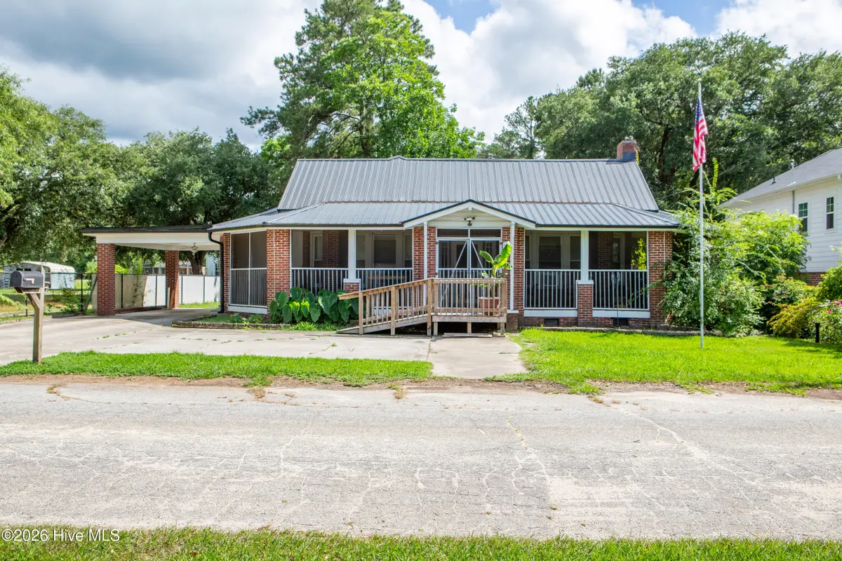 211 E Elm Street, Bladenboro, NC 28320 - #1