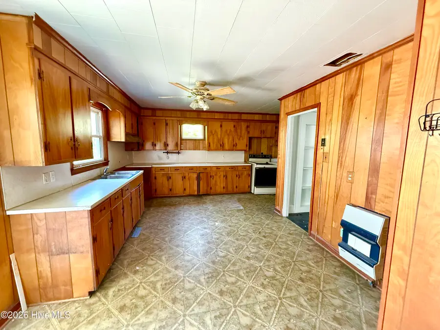 100 Plymouth Street, Williamston, NC 27892 - #3