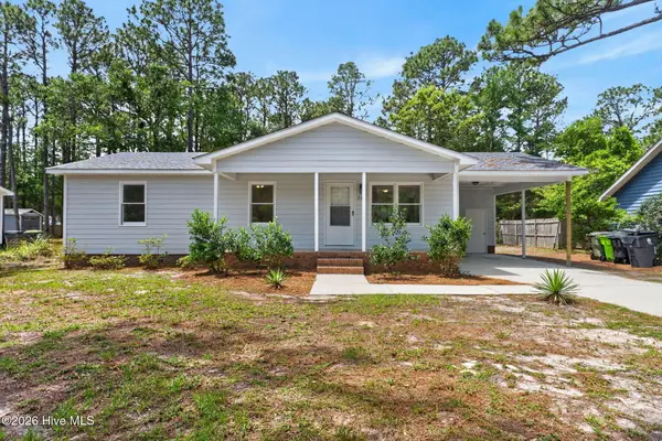 225 E 11th Street, Southport, NC 28461