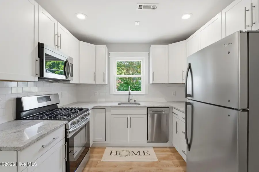 906 Cedar Court, Aberdeen, NC 28315 - #3